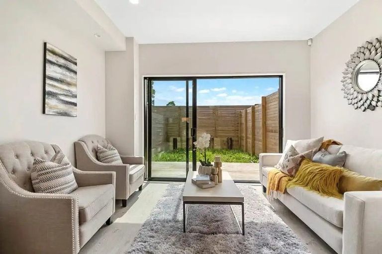 Photo of property in 13/200 Sunnynook Road, Totara Vale, Auckland, 0627