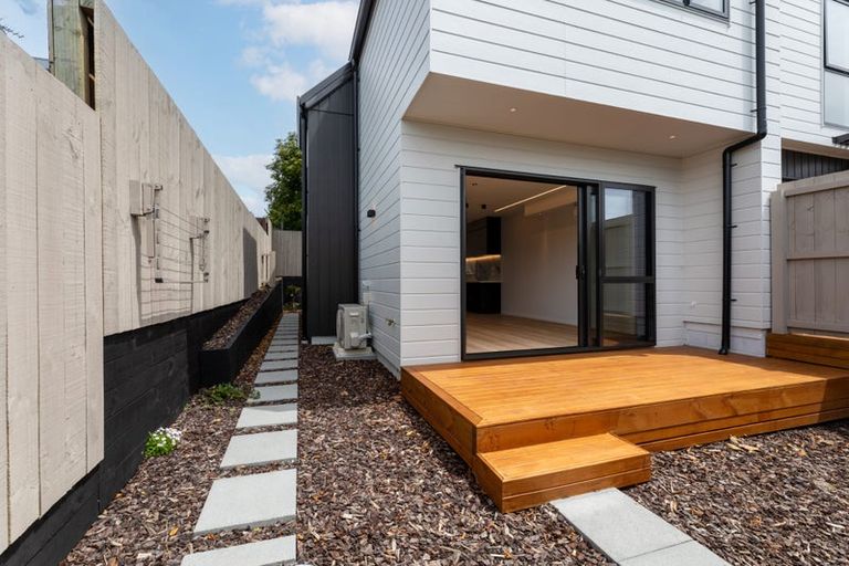 Photo of property in 8/7 Brookfield Road, Te Atatu Peninsula, Auckland, 0610