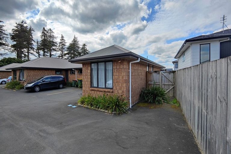 Photo of property in 102u5 Old Farm Road, Hamilton East, Hamilton, 3216