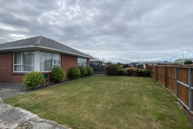 Photo of property in 19 Dunstan Crescent, Hornby, Christchurch, 8042