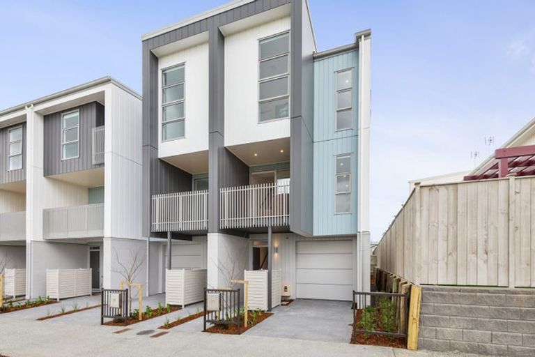 Photo of property in 25 Bonnette Road, Flat Bush, Auckland, 2019