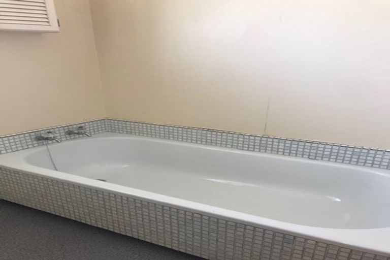 Photo of property in 2/31 Mccrystal Avenue, Bucklands Beach, Auckland, 2012