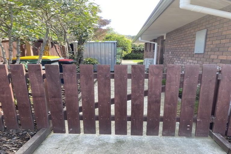 Photo of property in 20 Taupata Street, Redcliffs, Christchurch, 8081