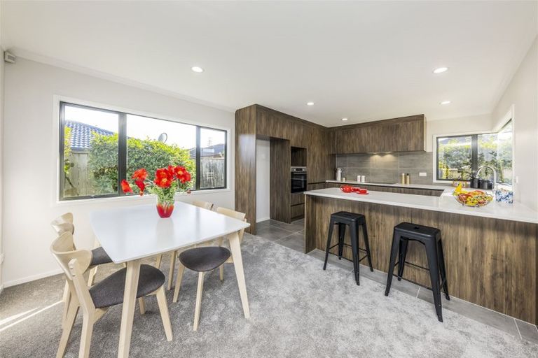 Photo of property in 12 Attymon Lane, East Tamaki, Auckland, 2016