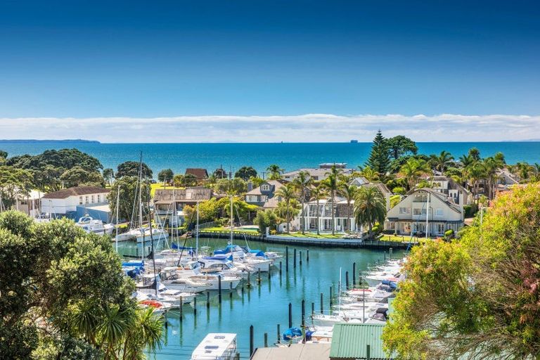 Photo of property in 1/60 Milford Road, Milford, Auckland, 0620