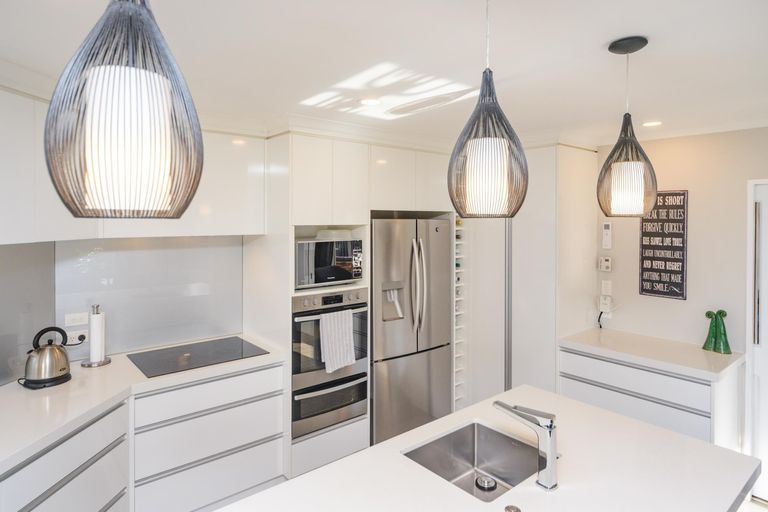 Photo of property in 14 Daniel Place, Kelvin Grove, Palmerston North, 4414