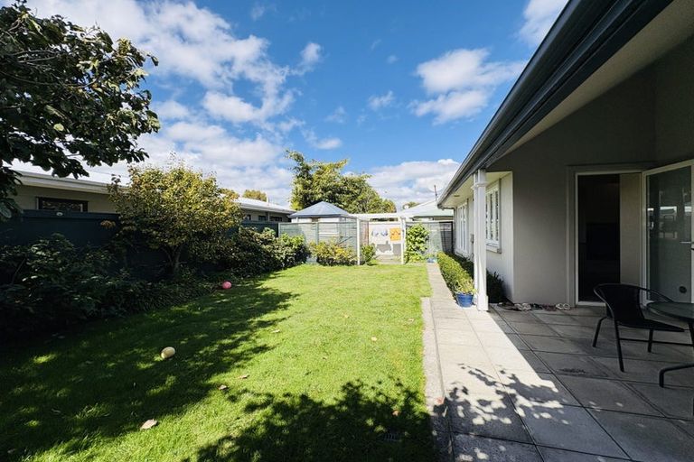 Photo of property in 6 Holly Court, Palmerston North, 4410