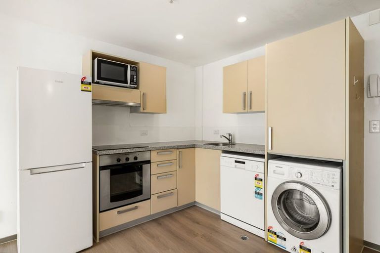 Photo of property in Dual Apartments, 506/142u Vivian Street, Te Aro, Wellington, 6011