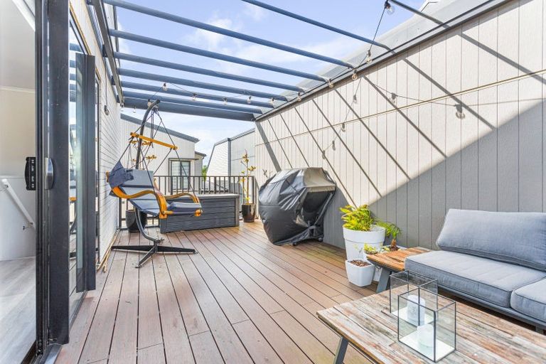 Photo of property in 37 Kerewhenua Crescent, Hobsonville, Auckland, 0616