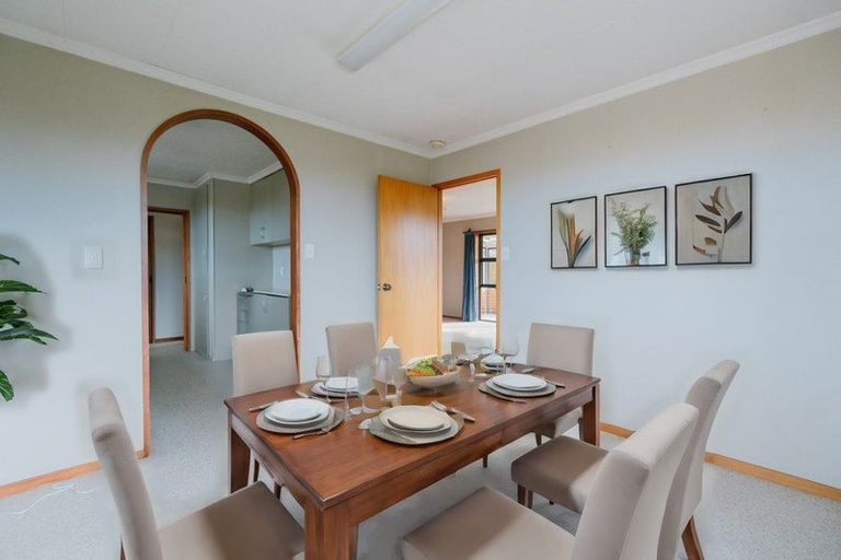 Photo of property in 2 Raeburn Place, Gore, 9710