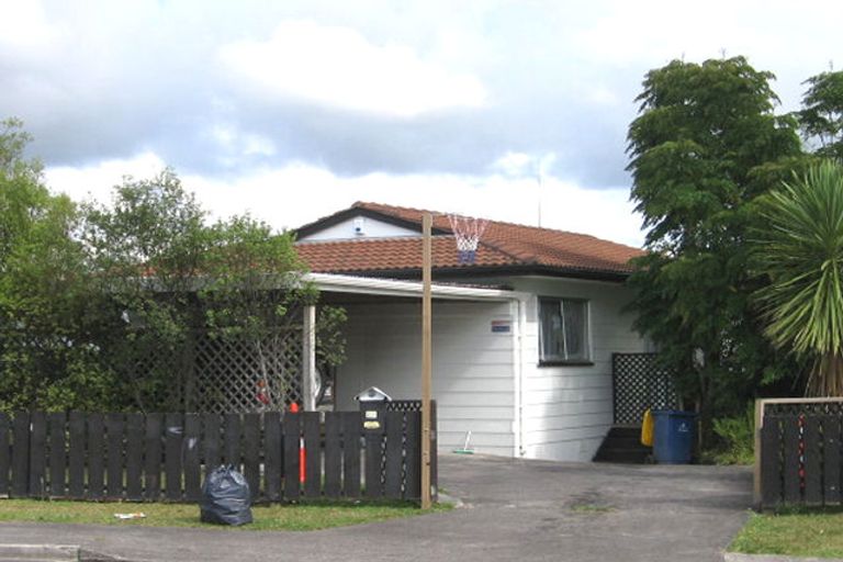 Photo of property in 27 Katrina Place, Massey, Auckland, 0614