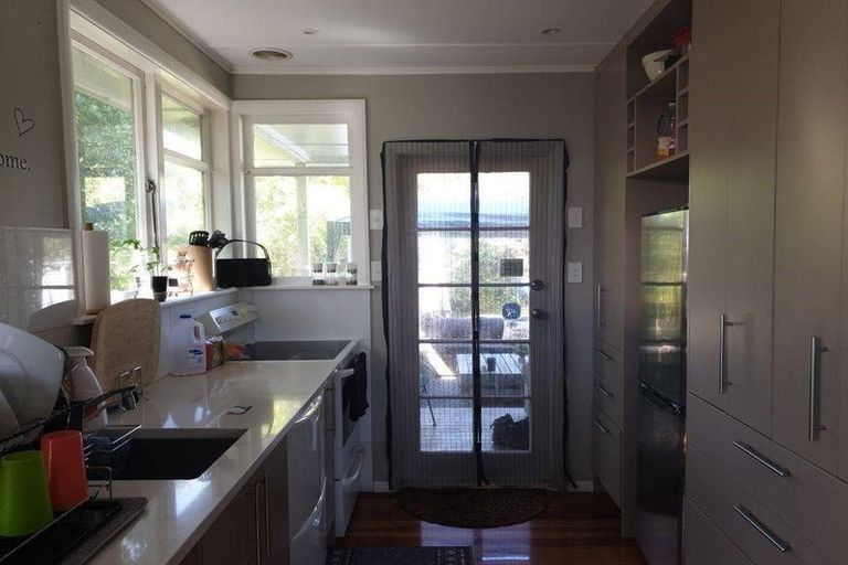 Photo of property in 5 Cumberland Grove, Cannons Creek, Porirua, 5024