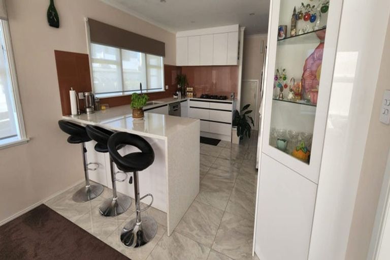 Photo of property in 79 Birdwood Avenue, Papatoetoe, Auckland, 2025