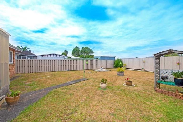 Photo of property in 38 Smythe Road, Henderson, Auckland, 0612