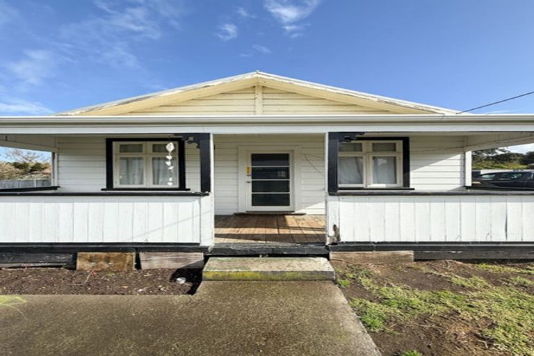 Photo of property in 163 Cornfoot Street, Castlecliff, Whanganui, 4501