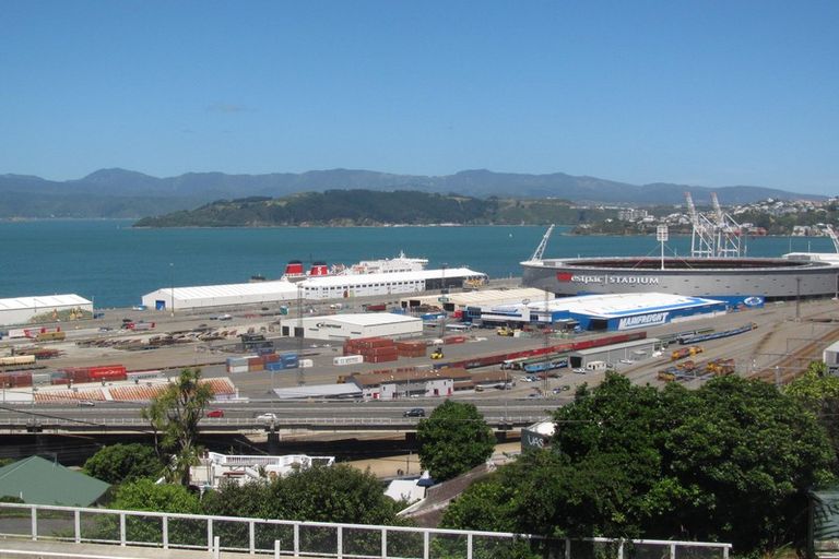 Photo of property in 2/10 Orchard Street, Wadestown, Wellington, 6012