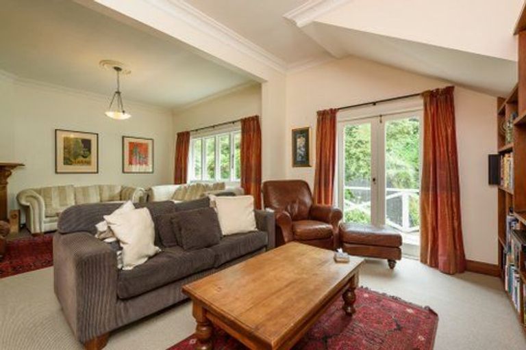 Photo of property in 135 Glenmore Street, Kelburn, Wellington, 6012