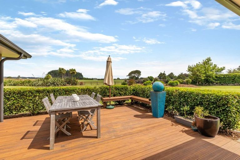 Photo of property in 17 Millbrook Drive, Waiuku, 2683