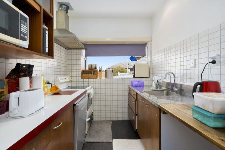 Photo of property in 86 Mcleod Road, Te Atatu South, Auckland, 0610