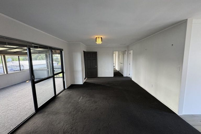 Photo of property in 51 Hollyford Drive, Clover Park, Auckland, 2105
