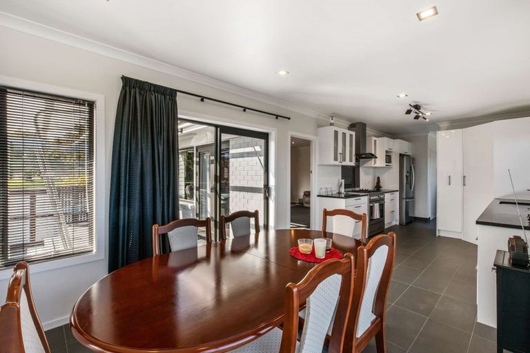 Photo of property in 82 Racecourse Road, Waiuku, 2123