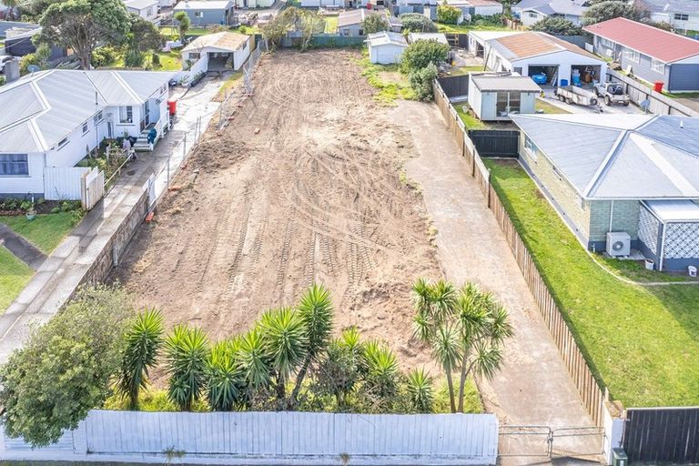 Photo of property in 4 Kupe Place, Castlecliff, Whanganui, 4501