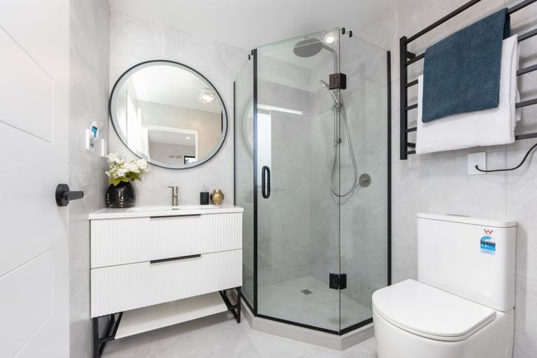 Photo of property in 3a Pendlebury Street, Green Bay, Auckland, 0604