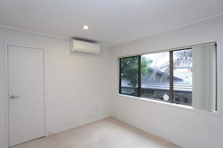 Photo of property in 11 Palmyra Way, Half Moon Bay, Auckland, 2012
