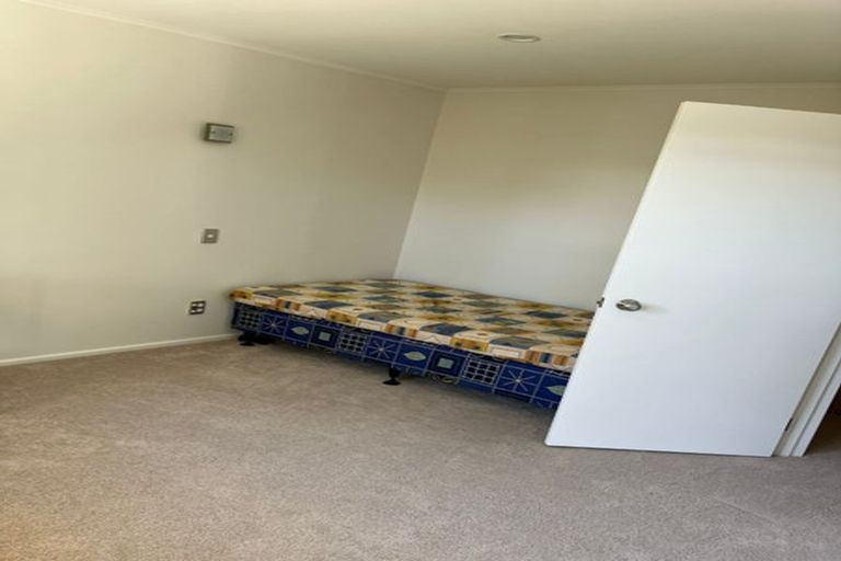 Photo of property in 1/51 Rothesay Bay Road, Rothesay Bay, Auckland, 0630