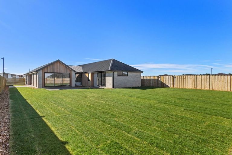Photo of property in 16 Kite Street, Rolleston, 7614