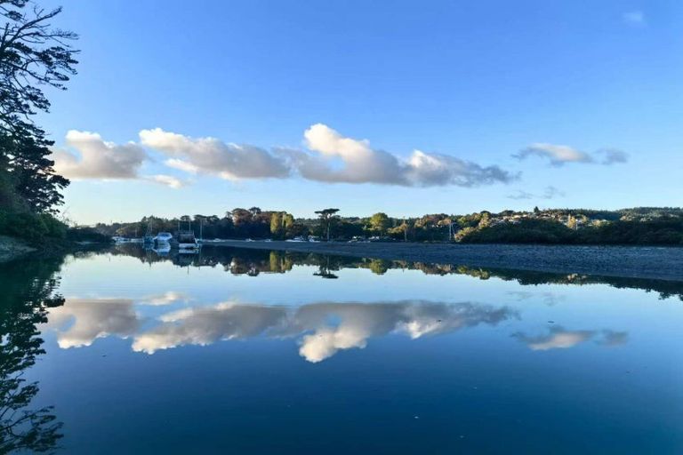 Photo of property in 90 Cedar Terrace, Stanmore Bay, Whangaparaoa, 0932