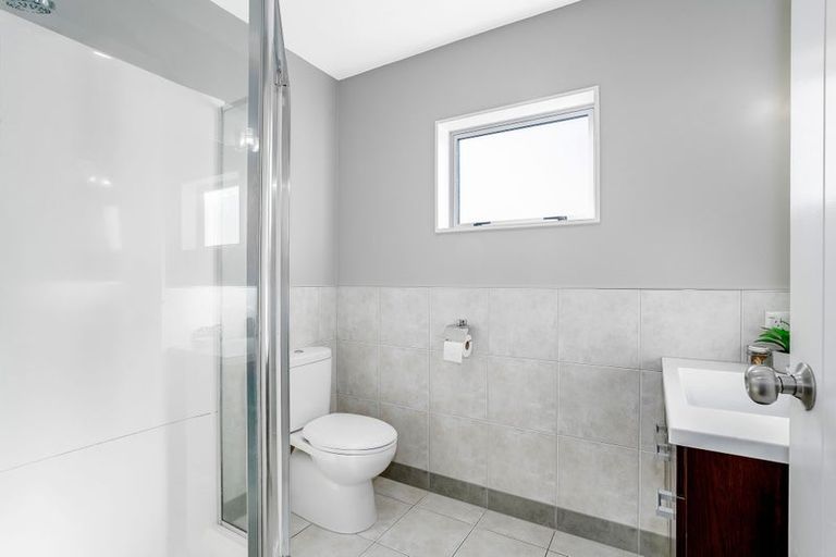 Photo of property in 6 Sumner Terrace, Aotea, Porirua, 5024