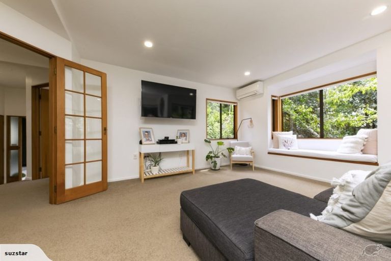 Photo of property in 111 Woodlands Park Road, Titirangi, Auckland, 0604