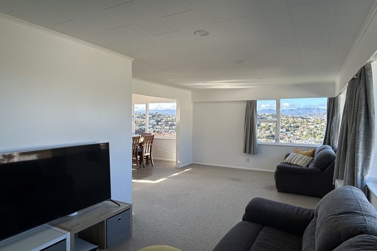 Photo of property in 74 Akaroa Drive, Maupuia, Wellington, 6022