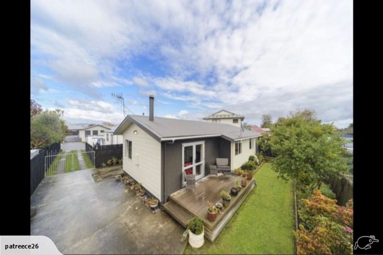 Photo of property in 35 Peter Hall Drive, Kelvin Grove, Palmerston North, 4414