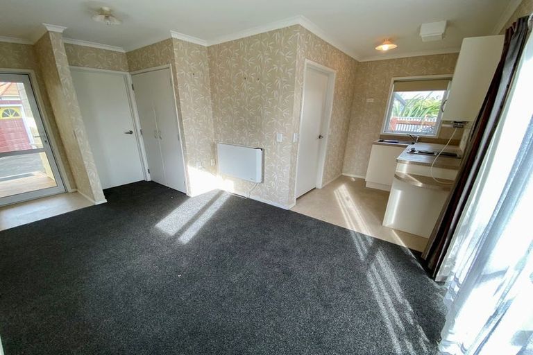 Photo of property in 7 Exeter Crescent, Takaro, Palmerston North, 4412