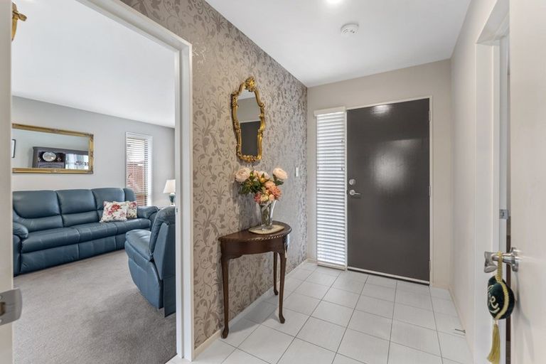 Photo of property in 13 Maple Place, Rangiora, 7400