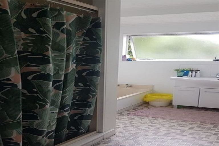 Photo of property in 2/103 Hutchinson Avenue, New Lynn, Auckland, 0600