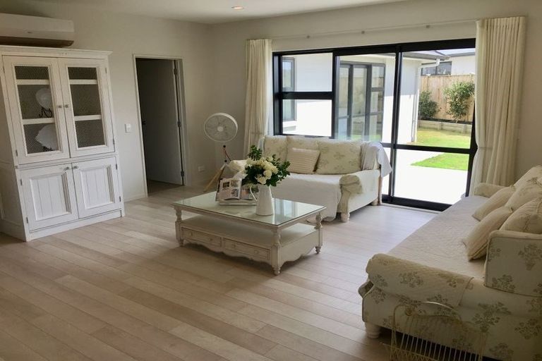 Photo of property in 1 Breton Road, Karaka, Papakura, 2113