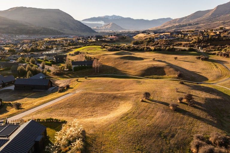 Photo of property in 14b Kinross Lane, Jacks Point, Queenstown, 9371