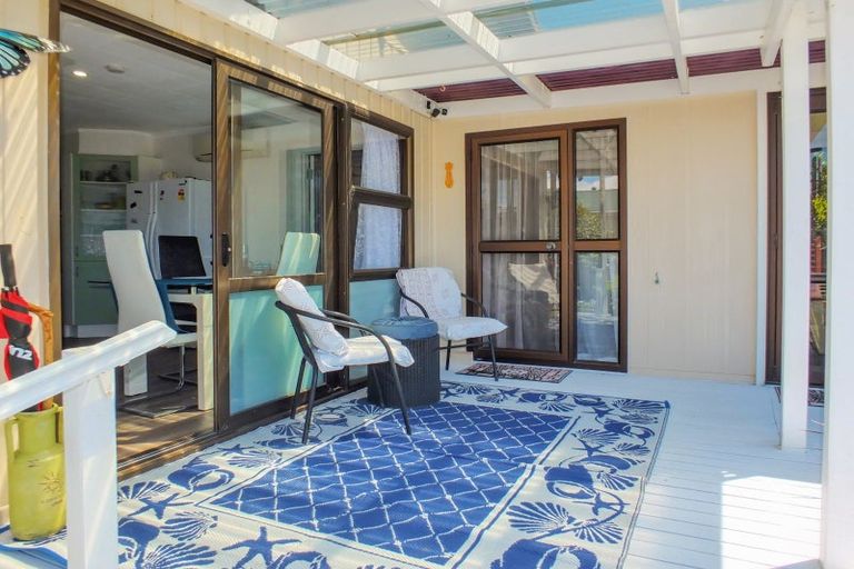 Photo of property in 22 Shortt Street, Foxton Beach, Foxton, 4815