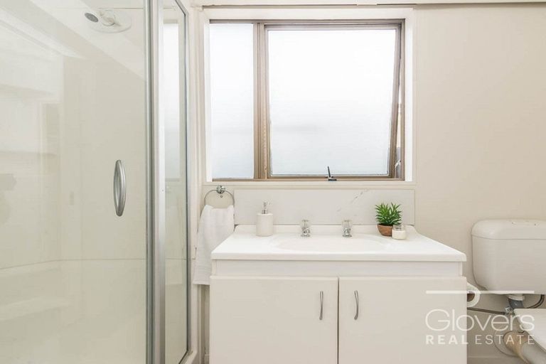 Photo of property in 4/13 Northall Road, New Lynn, Auckland, 0600