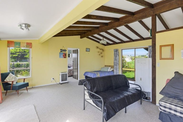 Photo of property in 29 Sarah Street, Waikawa Beach, Manakau, 5573