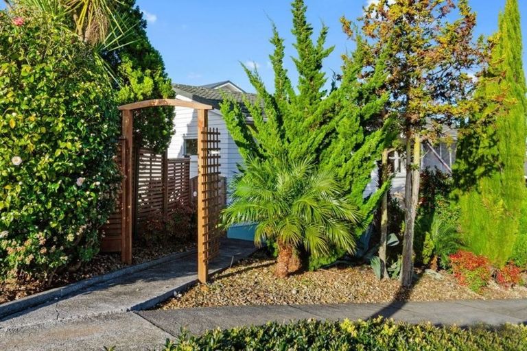 Photo of property in 1/46 Hastings Road, Mairangi Bay, Auckland, 0630