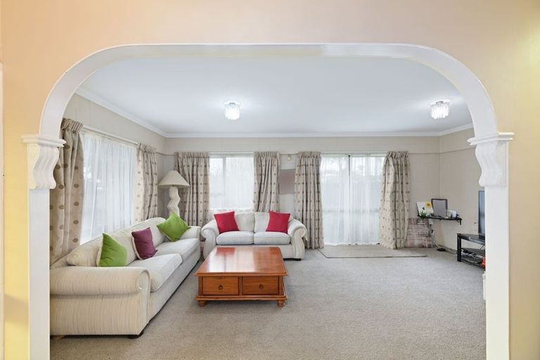 Photo of property in 4 Roberts Road, Te Atatu South, Auckland, 0610