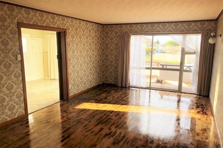 Photo of property in 11 Poto Street, Te Atatu South, Auckland, 0610