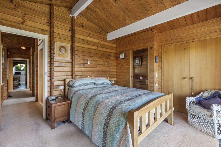 Photo of property in 22 Kathy Terrace, Stanmore Bay, Whangaparaoa, 0932