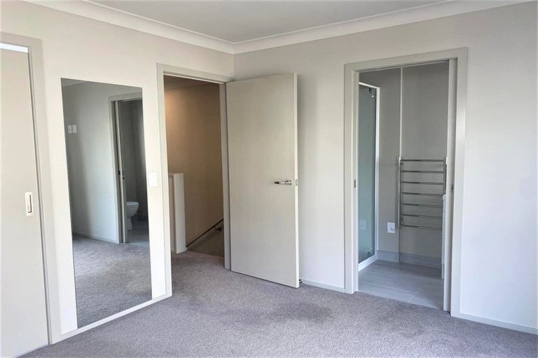 Photo of property in 27 Brindle Way, Newlands, Wellington, 6037