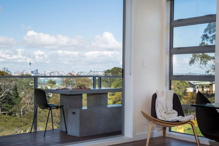 Photo of property in 8b Huka Road, Birkenhead, Auckland, 0626