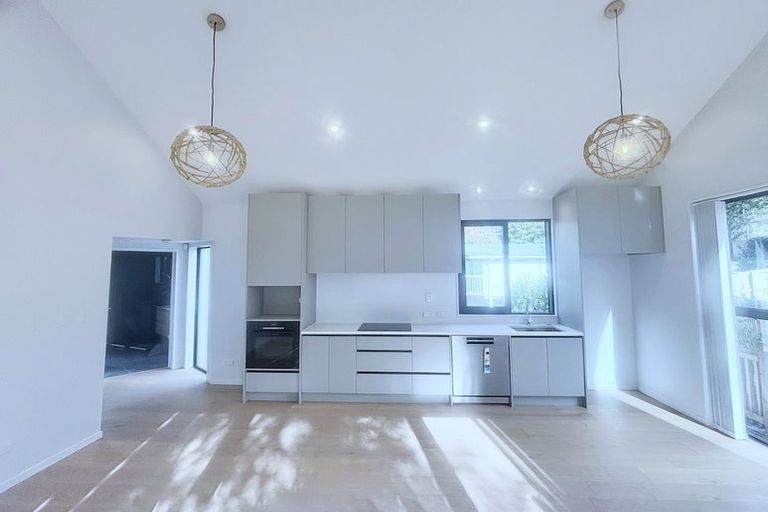 Photo of property in 110 Canongate Street, Birkdale, Auckland, 0626